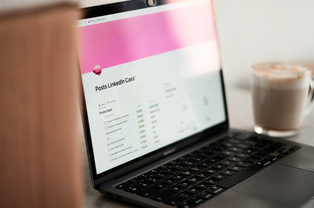 online course dashboard on screen